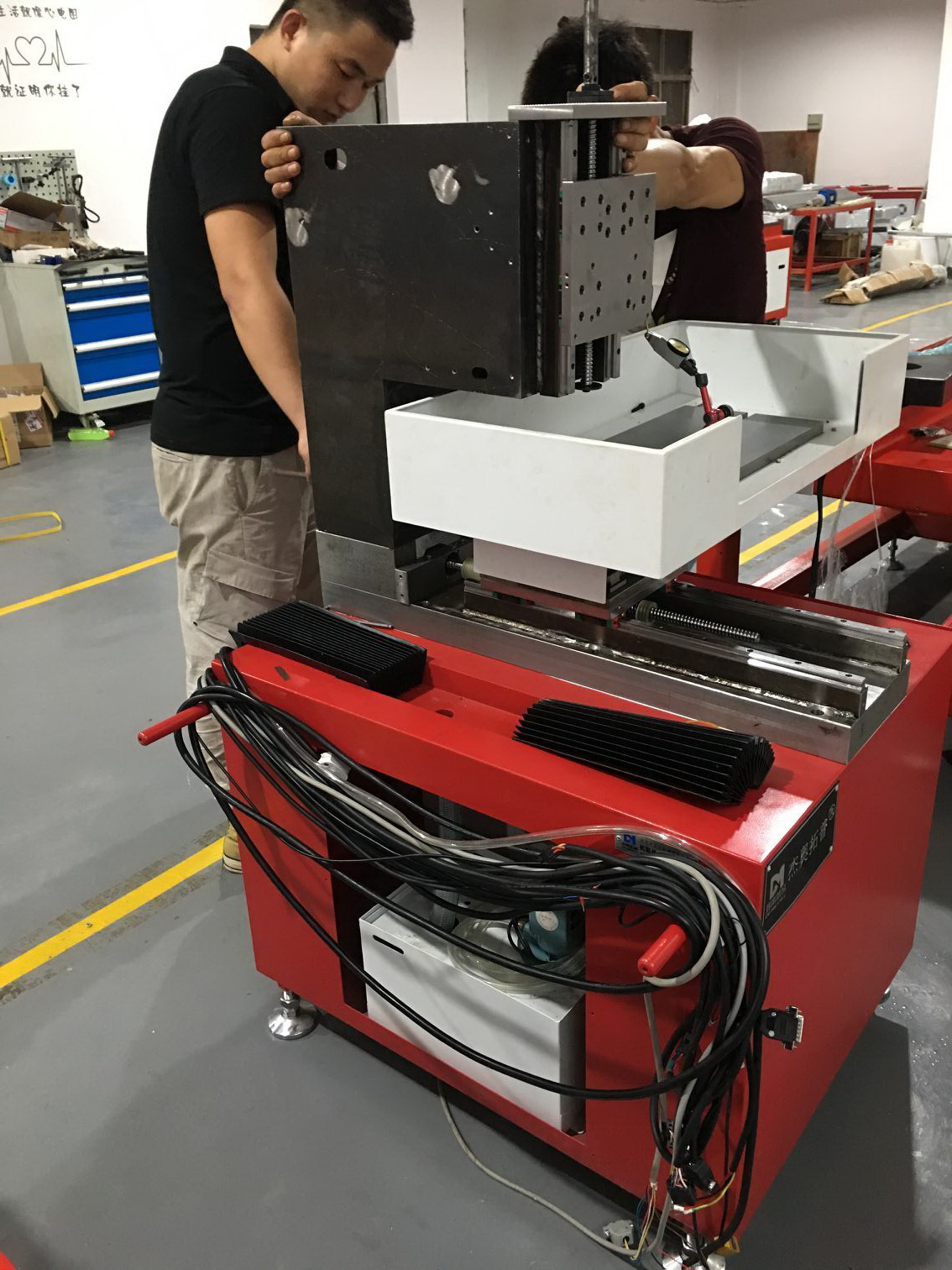 自動攻絲機(jī)加工時應(yīng)注意的事項